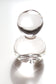 Design-Studio Labim: Das Bild zeigt die Massagekugel "Lottchen" aus Glas mit zwei Segmenten. 